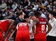 乐动体育登录-哈尔滨男篮深夜突围，全队表现出色