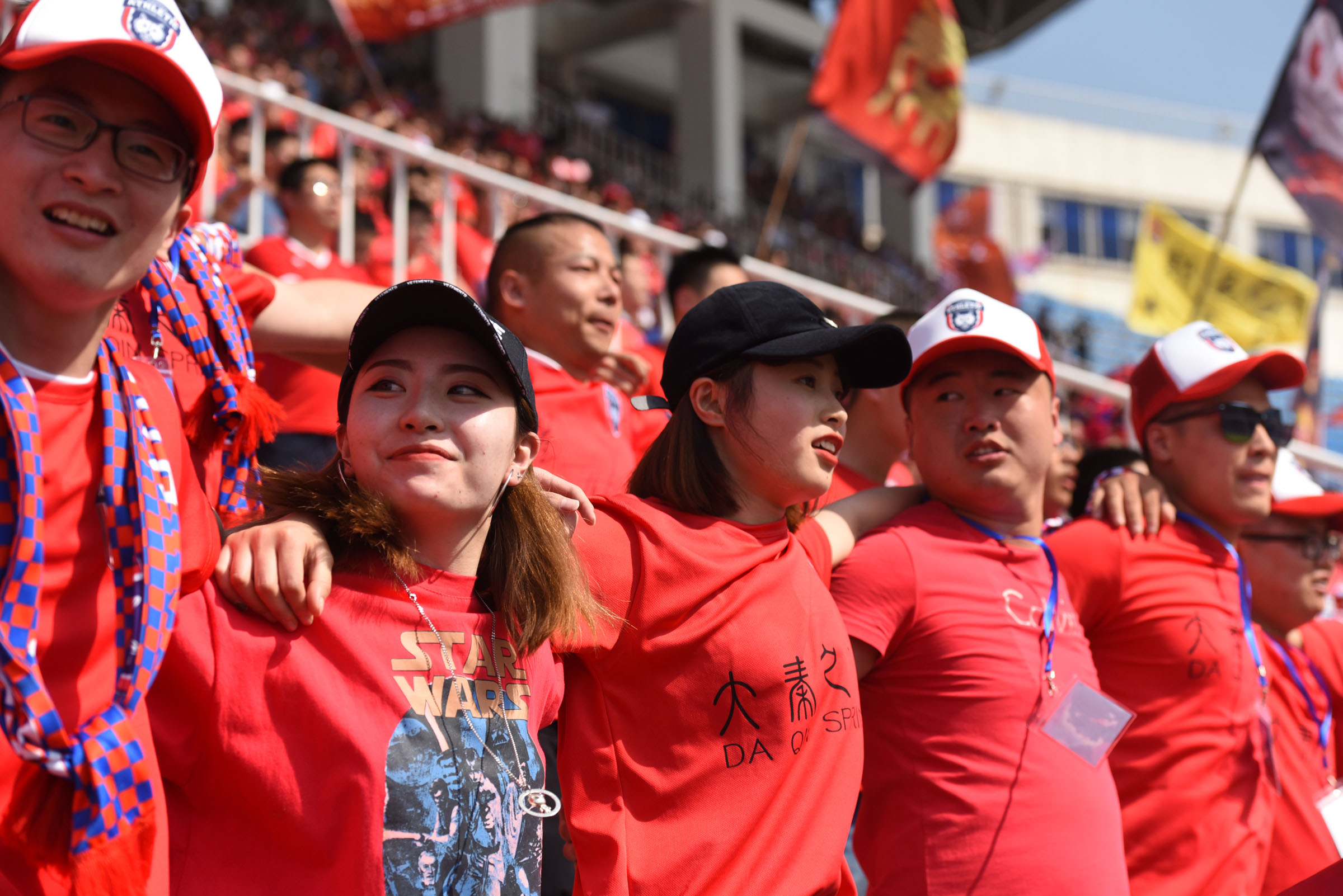 关于西雅图海湾者主场氛围火爆，球迷热情助阵的信息