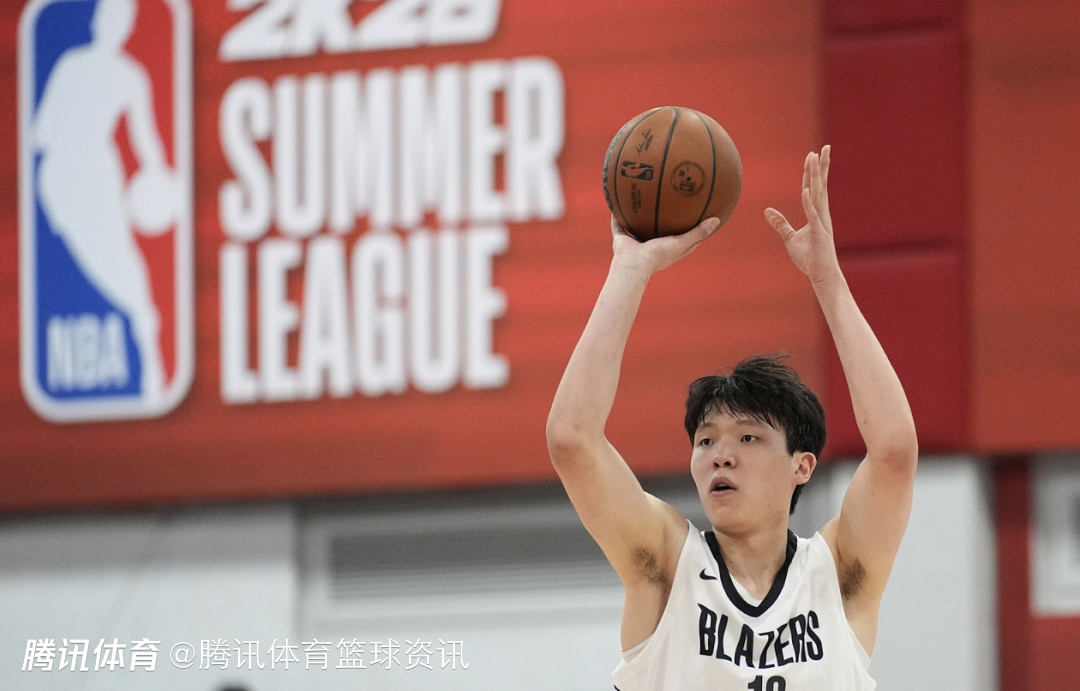 黄蜂夺得夏联冠军4号秀轰21分荣膺决赛MVP