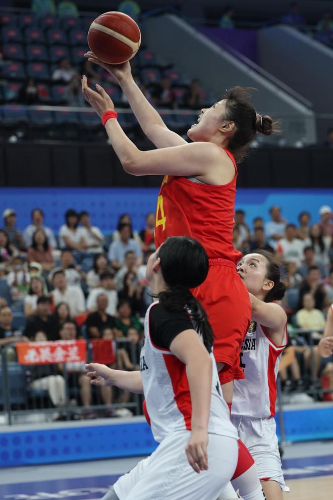杨舒予15分杨力维关键2罚中国女篮复仇澳洲
